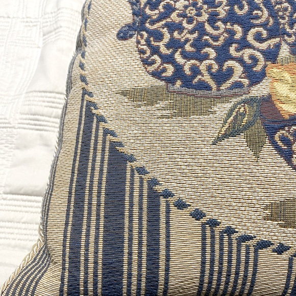 Blue & Cream 18" Pillow Stripes Chinoiserie-Style Lemons Pitchers Bowl Zip Close - Picture 2 of 9